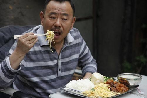 李雪健|明星在片场都没架子, 很接地气, 不摆谱, 大口吃盒饭