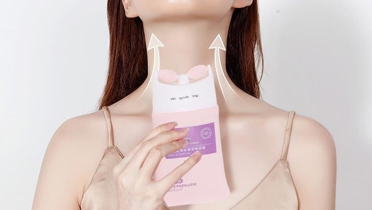 颈纹 女人逛超市看到这4种护肤品,建议多囤一点,虽然不贵,但很好用