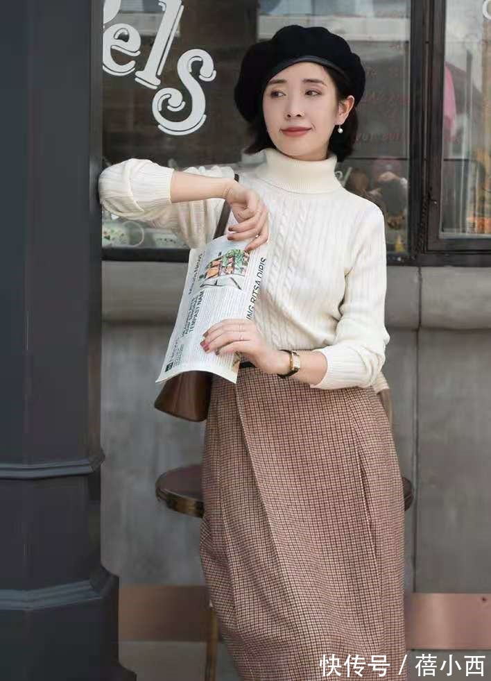 毛衣|“高领毛衣”怎么穿才洋气?建议搭配这4件下装,照穿就很显气质