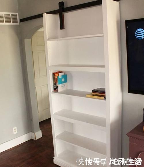 滑轨|卧室不打门做门洞,装上带滑轨置物架,又能储物又能当门使