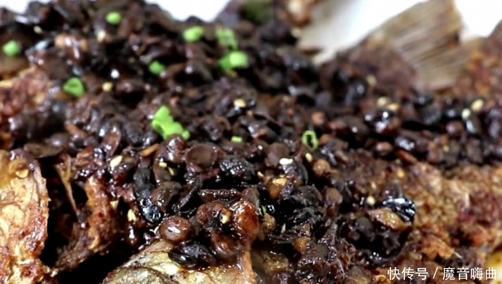 学会鲫鱼此做法,鲜香多汁又下饭,简单几步,出锅家人抢着吃