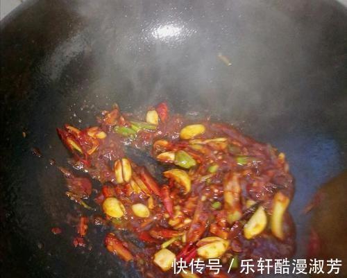 干锅排骨|干锅类的菜有哪些具体做法比如干锅排骨,干锅鸡这些的