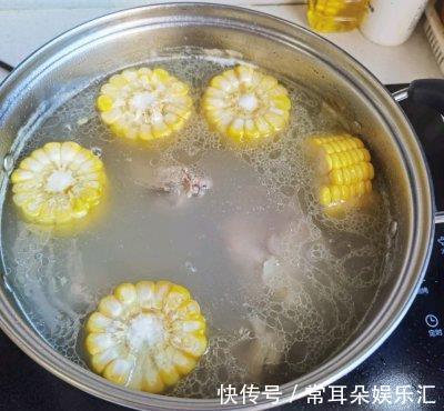 面条|饭店的鲜汤排骨面为什么那么好吃,主要是多了一步