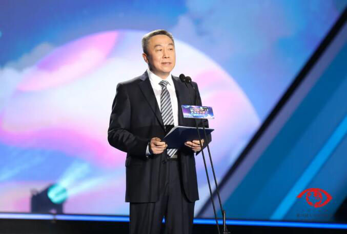 青春|大影節燃情“青春之夜” 徐帆劉浩存淚灑舞臺