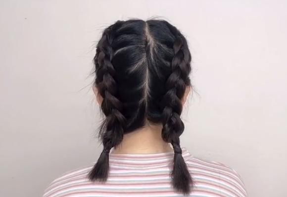 头发|短发女学生编了款新发型后,效果有点出人预料,网友:比去做头发还强
