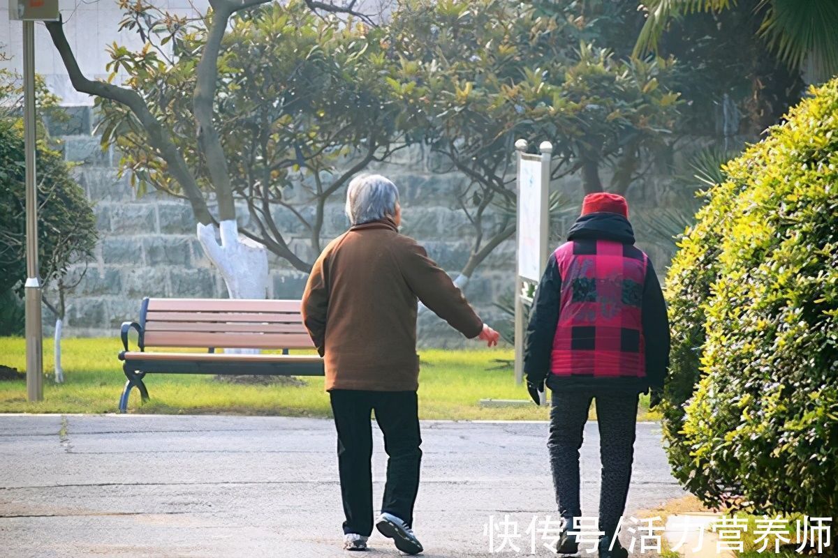 中老年人|50岁以上的人,坚持走路有助长寿,可做不到这5点多走也是白搭