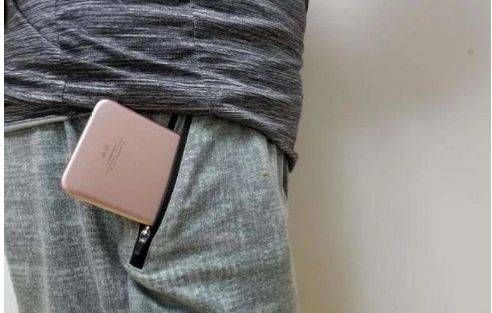 朝外|手机放裤兜里,屏幕应该朝外还是贴腿内好多人还不懂,看完别再乱放