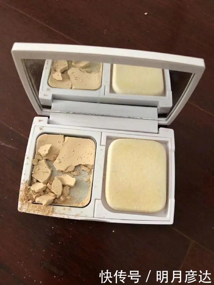 女朋友化妆太丑是什么体验?能把嘴闭上吗xswl哈哈哈哈哈