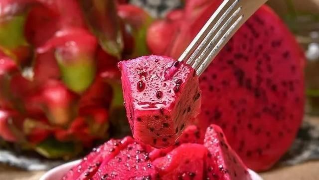 肠胃疾病|2岁宝宝突然“尿血”，妈妈哭着去医院，医生：这东西别给孩子吃