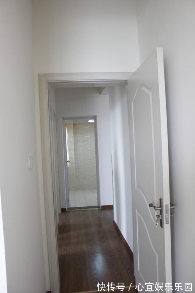 装修|媳妇花6万装修的新房,只刷白墙吊顶都不做,亲戚却都夸会过日子