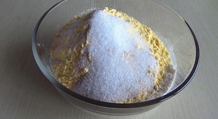 玉米面和面粉最完美搭配做法,不放一滴水,香甜暄软,做法超简单