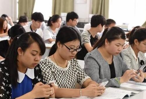 如果把北大、清华的所有课程录像公开到网络上让全民都能学习，会导致什么结果？