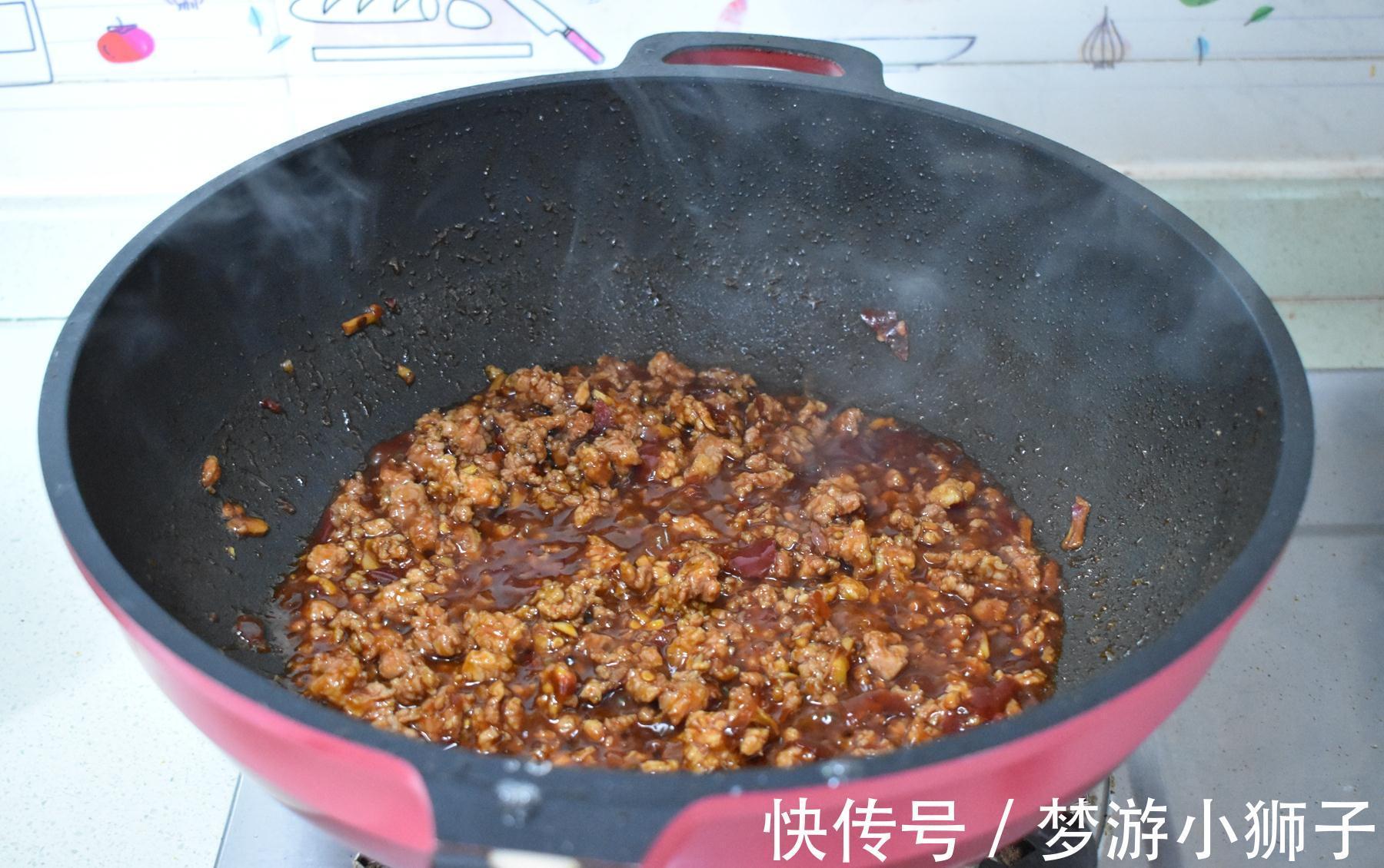 炒粉条这样做不粘不成坨,鲜香入味,实在太好吃了,家人边吃边夸