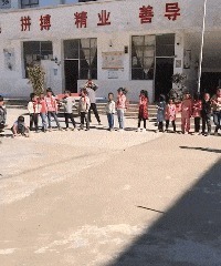 |搞笑GIF趣图:我想问还招收人吗,工资不重要,主要想学一门技术