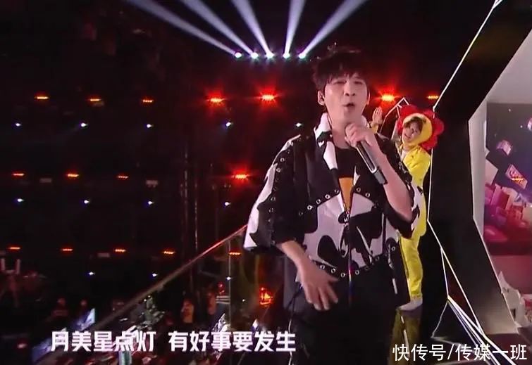 灾难|新潮好物夜晚会再现打光灾难,THE9妆容奇怪,黄明昊脸色暗淡