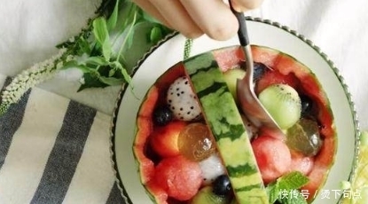 西瓜|昨天吃火锅 老婆非要吃那里的果盘 一个38 我硬拦着没让