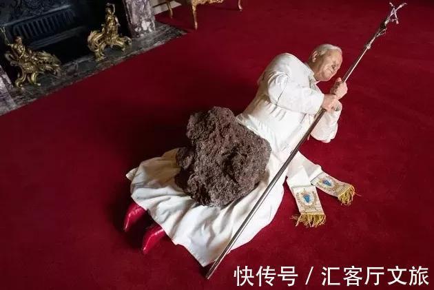 金马桶!三根香蕉卖到上百万?网友:这位国宝级艺术家太牛了!