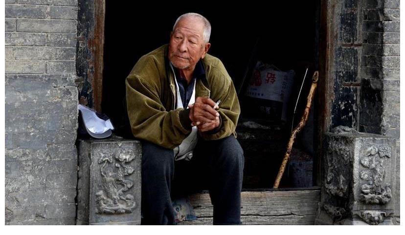 泡菜|65岁张大爷，常把一种零食当饭吃，肝的年龄仅40多，值得学习