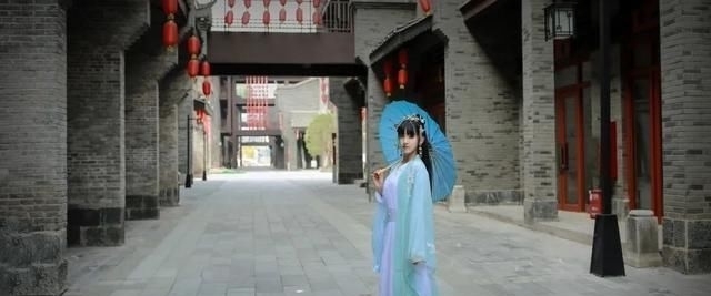 影视|古代的女子整天穿拖地长裙不怕脏吗其实你是被影视剧误导了