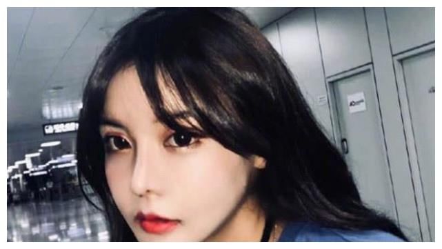 疤痕|韩安冉急于展示整容效果，蓬头垢面疤痕明显，为博关注下了手术就拍视频