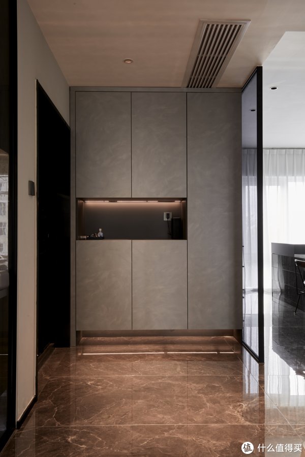 卫浴|绝!5口之家0杂物,只靠1扇门实现卫浴三分离