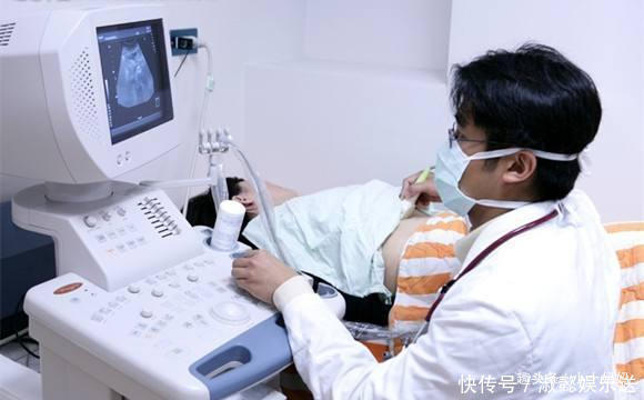 分娩|27岁产妈生下龙凤胎,医生准备缝合时,宝妈突然高喊“等一下”