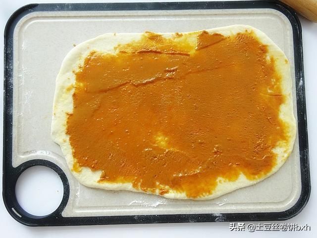 平底锅|烧饼这么做真省事，平底锅就完成，多加一样材料太香，冷热都好吃