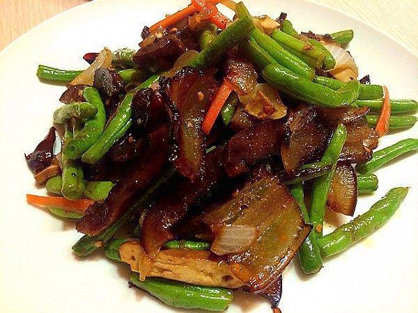 家味美食:豆角炒腊肉,凉拌面,火腿奶酪三明治,海带鸡蛋卷