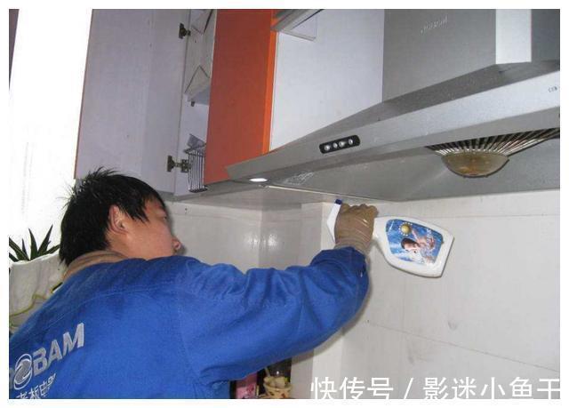 抽油烟机如何巧妙清洁？拆卸太麻烦，学会这招轻松搞定