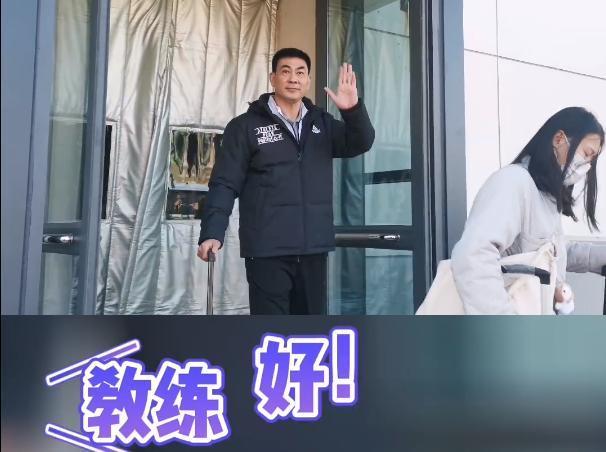 中国女排|陈友泉随9人奔赴训练营,恐进入女排训练组,助蔡斌令女排复苏
