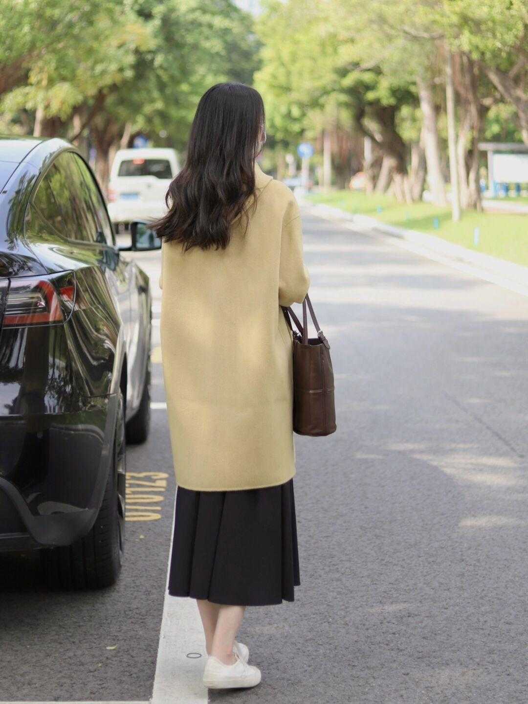小姐姐 喜欢穿大衣的别再犹豫了！码住这款牛角扣大衣，上身效果真的很绝