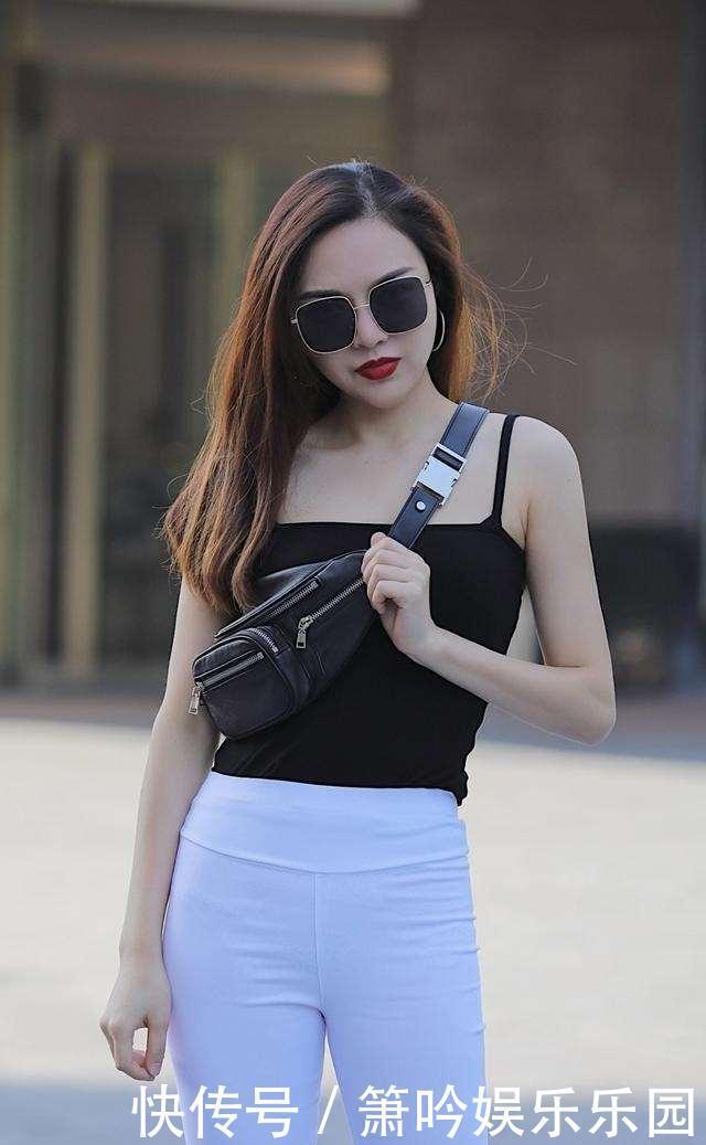 裤子|灰色打底裤搭配黑色上衣，多款颜色穿搭显气质，展示身材显示腰身