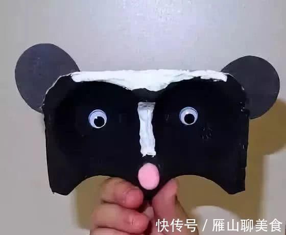 当妈妈“被迫”学会各种手工后,她就连蛋托都不放过了