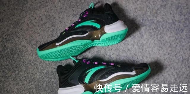签名鞋 开箱冷门球鞋,签名鞋的配置,二百出头的价格!