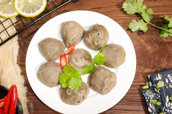 不管做啥丸子，这4点要牢记，丸子筋道可口，弹性十足，不输买的