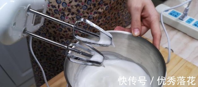 3个鸡蛋1瓶酸奶,不用烤箱不用油,简单一做,孩子吃的香!