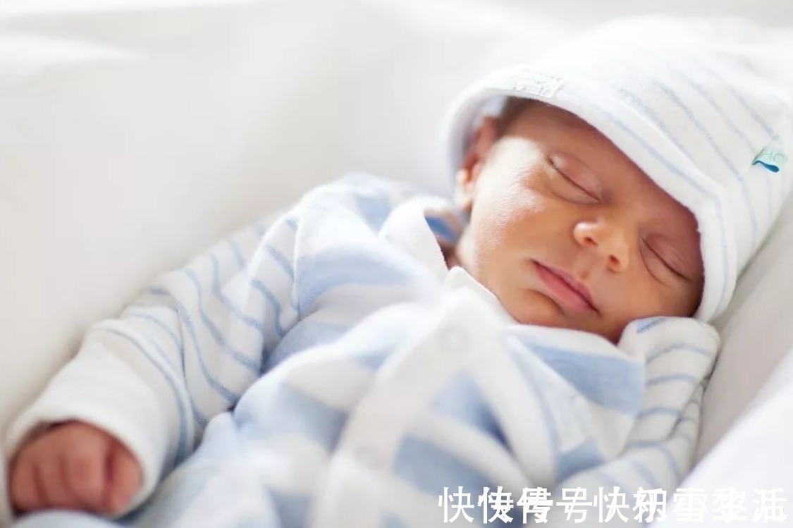 散热片|夏季温度再高也别这样“开空调”,费电是小事,关键是坑娃