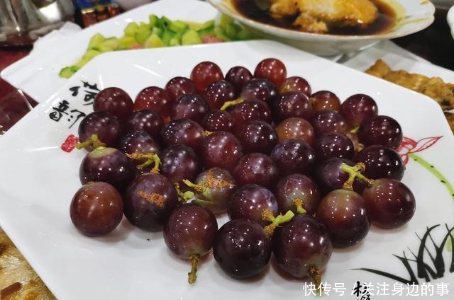 晒500一桌的农村宴席，网友这太实惠了，在城里至少1千！