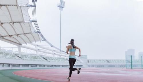 不拘小节|一个女人，不讲究吃穿、也不喜欢买化妆品，到底是什么样的心理？