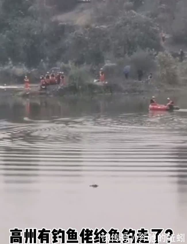 因鱼竿被大鱼拖走，广东一钓友下水溺亡，当地人：河里好多大鱼
