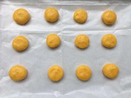 香甜酥脆的红豆沙小酥饼,口感香甜掉渣,孩子一口气可以吃3个