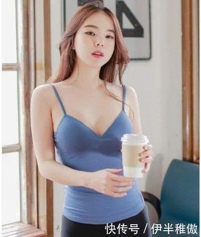 底裤|街拍丰腴细腰的打底裤小姐姐,大秀S型曲线,成为众人中的焦点