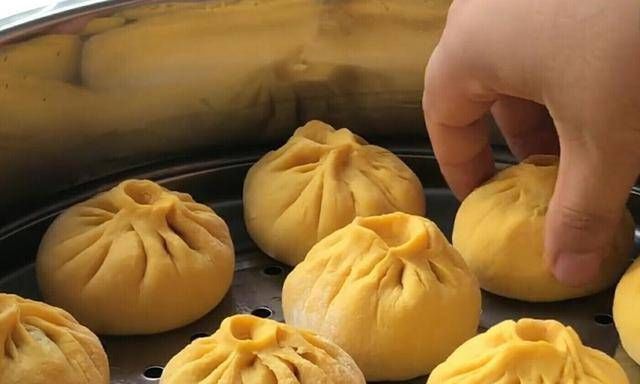 红豆|早餐新吃法，不发面不擀面，只需一个保鲜袋，孩子吃到停不下来嘴