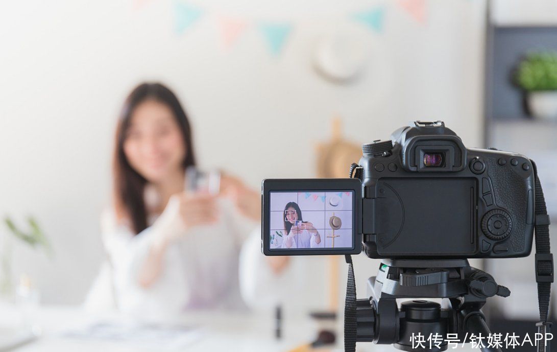 在直播间动辄卖出上亿元的国货服饰品牌，它们都做对了什么？