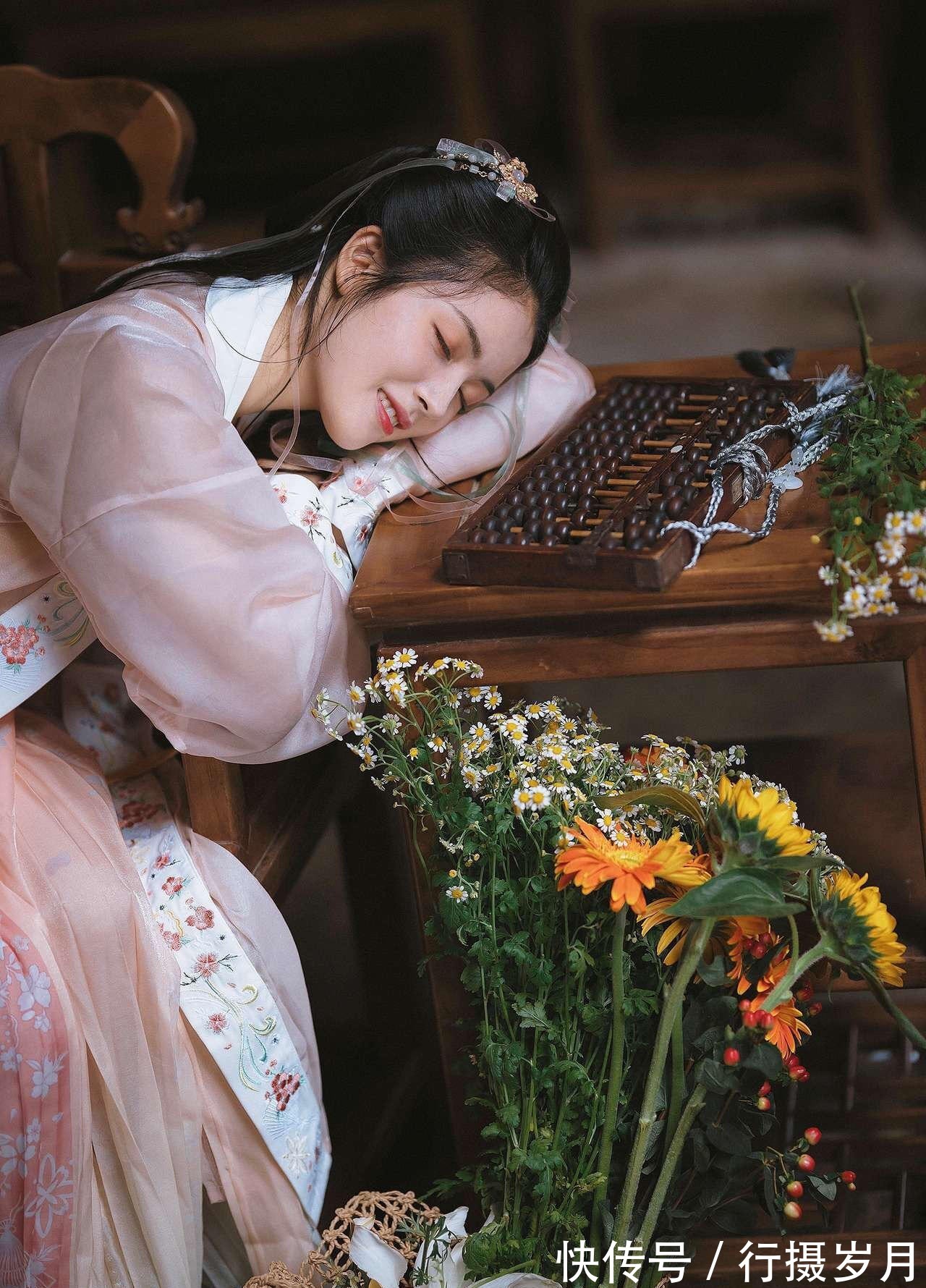 君莫|轻轻低吟，醉了梦中人