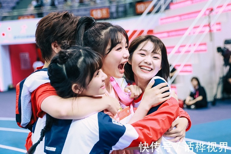 孟美岐|限定团解散后成员抱团录综艺,会成为常态吗?