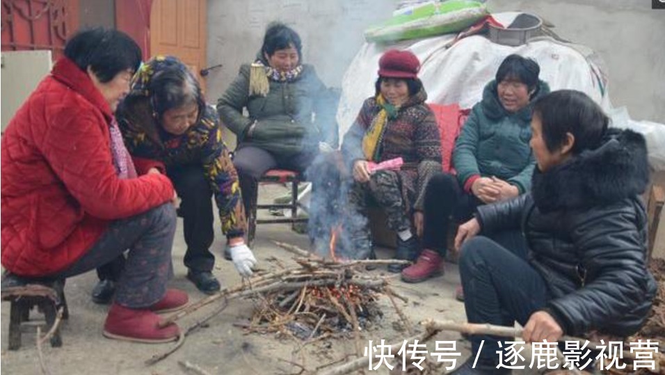 大爷大妈有多搞笑?芒果台这档综艺能火,得谢这些“农民艺术家”