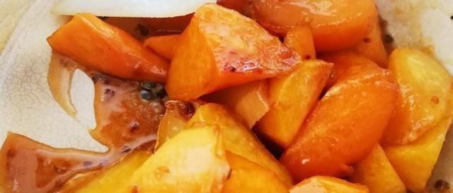 女人过了45岁，多吃这种碱性食物，2元一斤，帮你安稳度过更年期