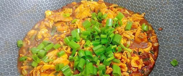 葱油酱面:简单的做法,也能有出众的味道