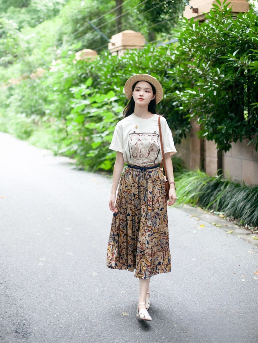 颜色|奔三奔四女性的穿搭套路，原来也可以这样穿，气质与美貌并存